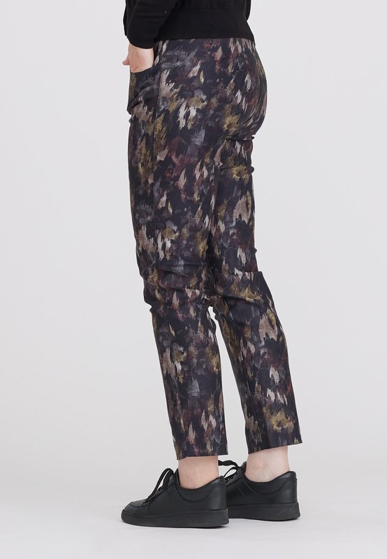 LauRie Kelly Regular SL Darkest Green Print
