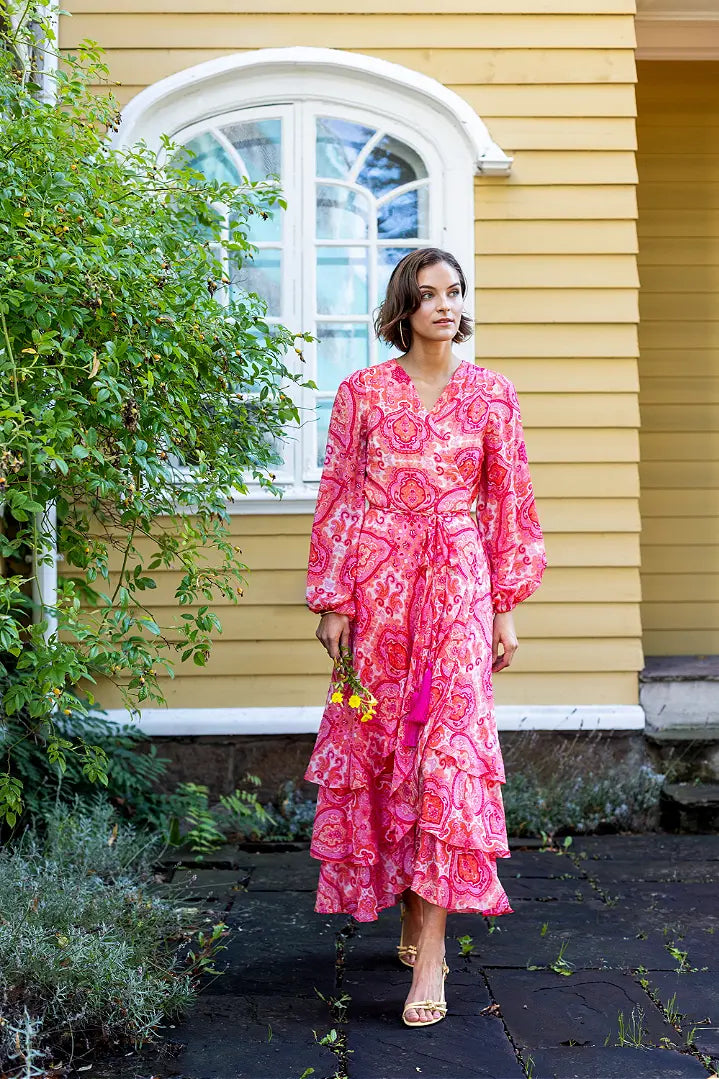 HAUST Feminin lång omlottklänning Paisley
