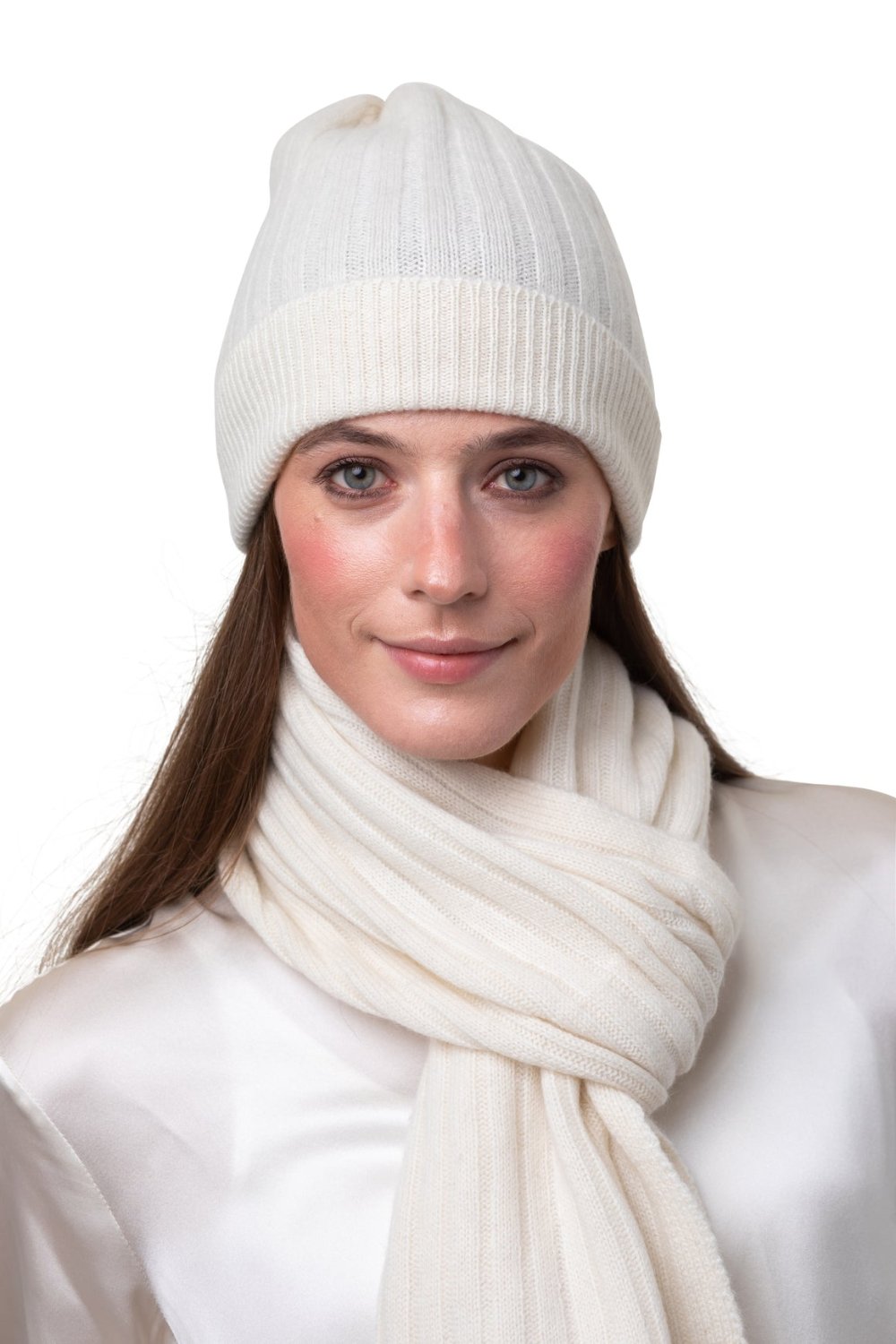 8Design Ribbad Kashmir Mössa Off-white