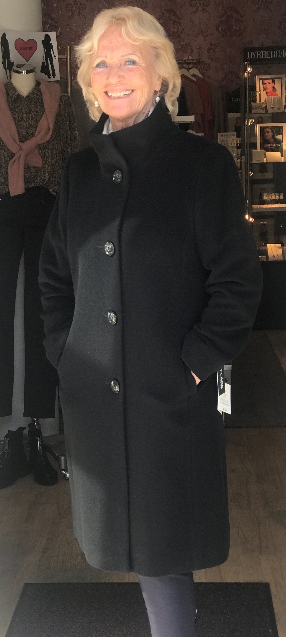 Flare Collection Dam Kappa Black