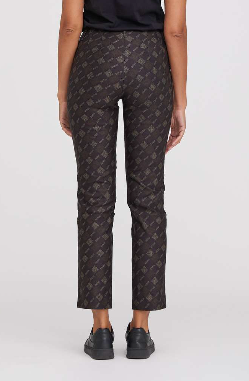 LauRie Kelly Regular SL Brown Print