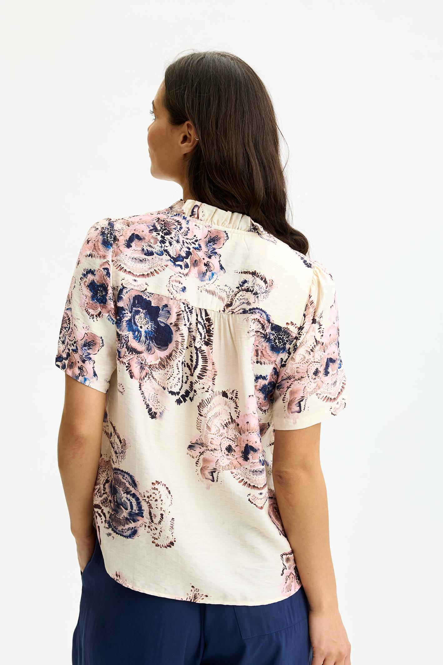 IN Front Amelia Blus Rose