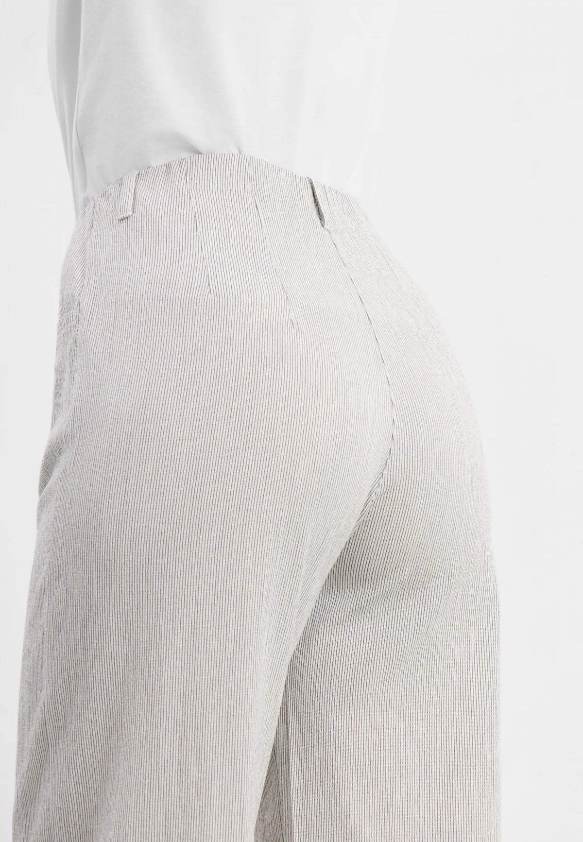 LauRie Mirakelbyxa Donna Loose Cropped White Pinstripe