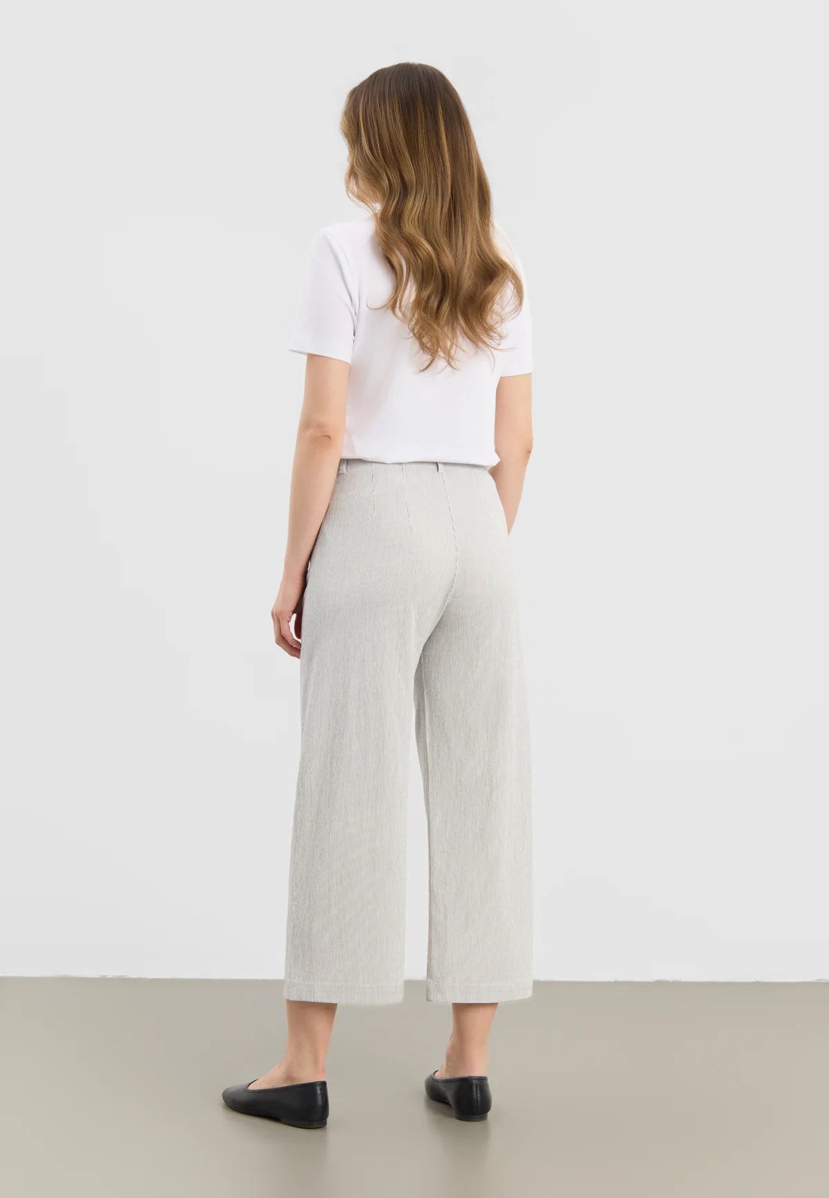 LauRie Mirakelbyxa Donna Loose Cropped White Pinstripe