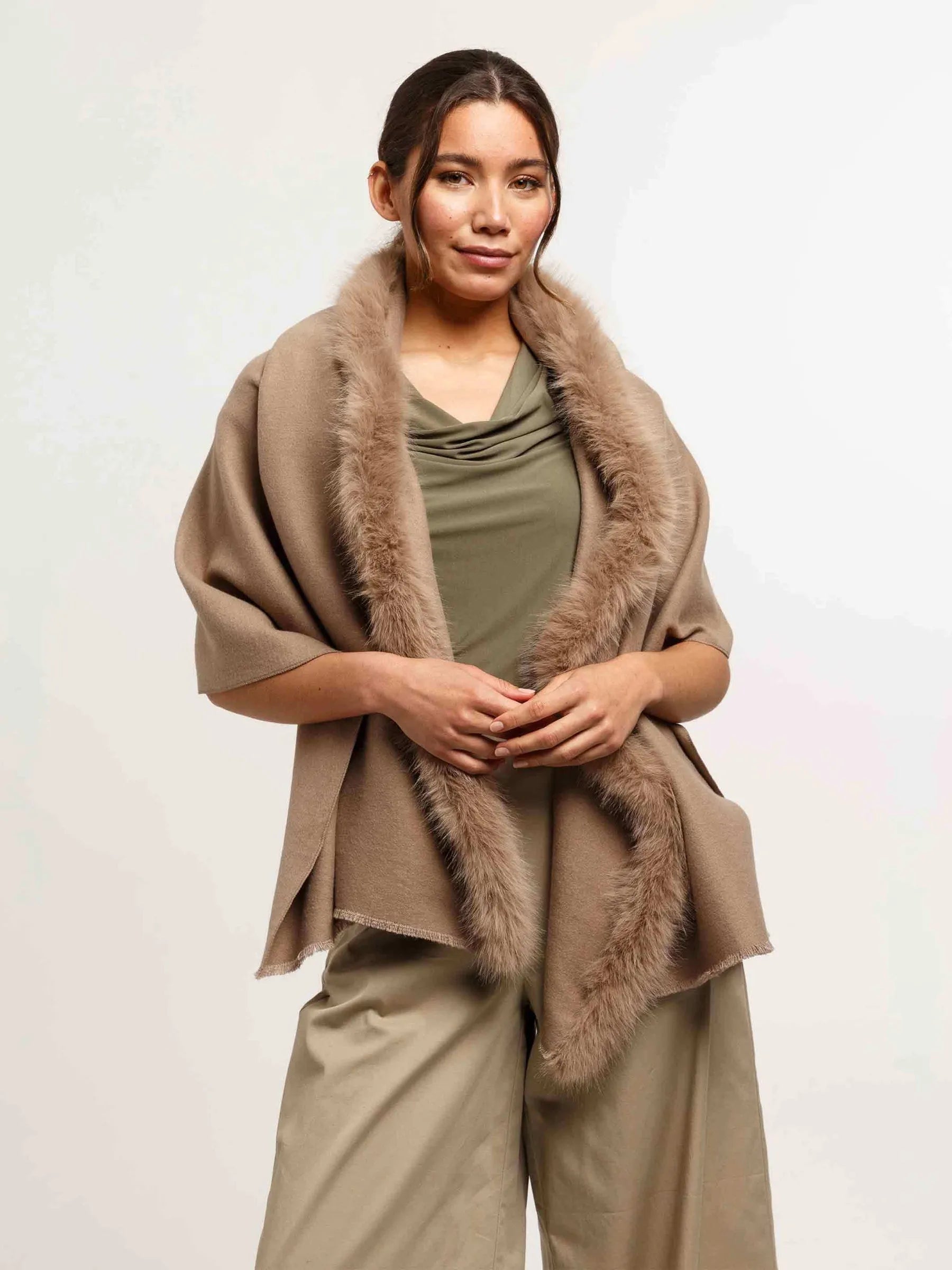 FRAAS Poncho med Fuskpäls Taupe