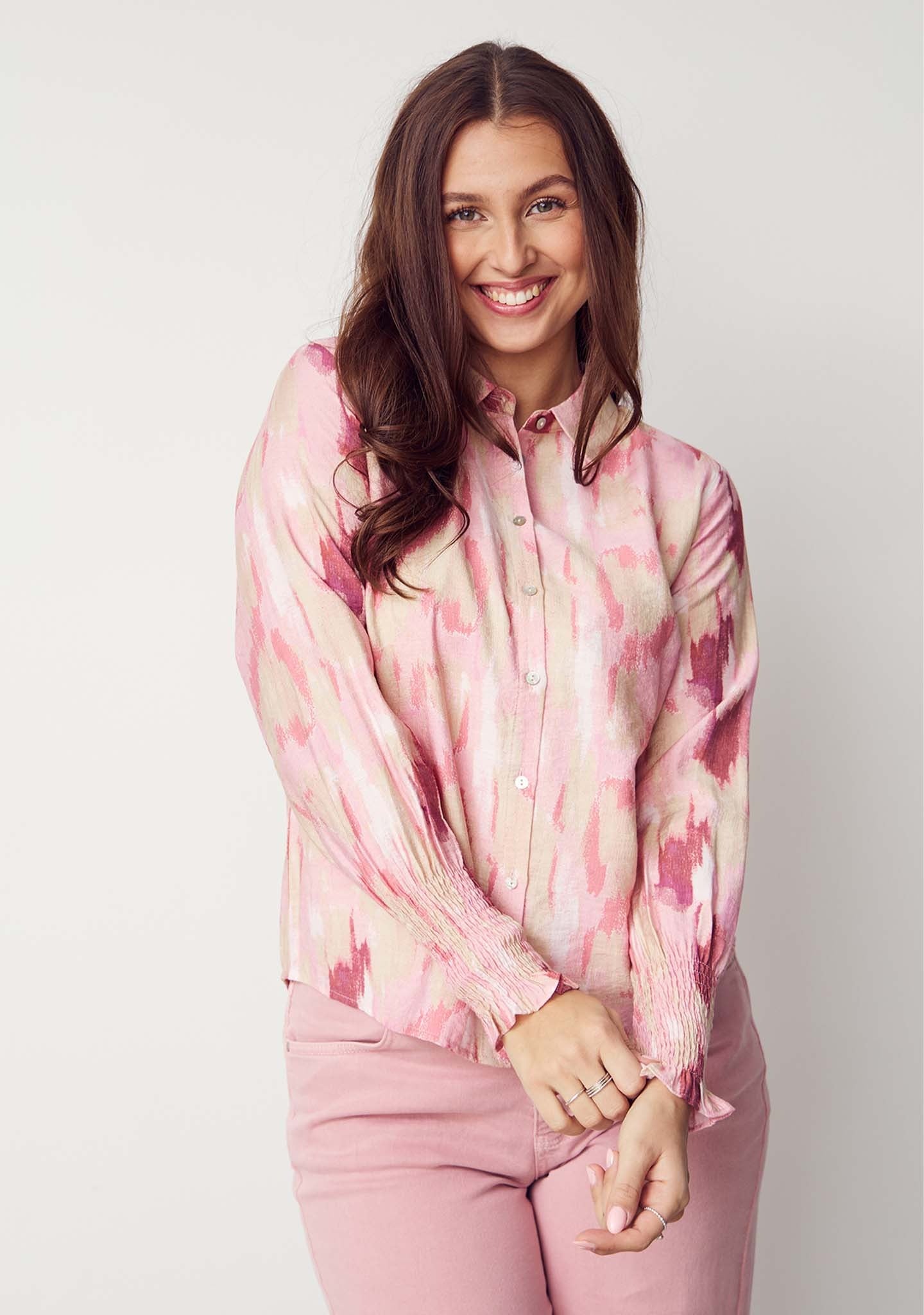 I SAY Ane Skjorta med Smockdetaljer Rose Dream