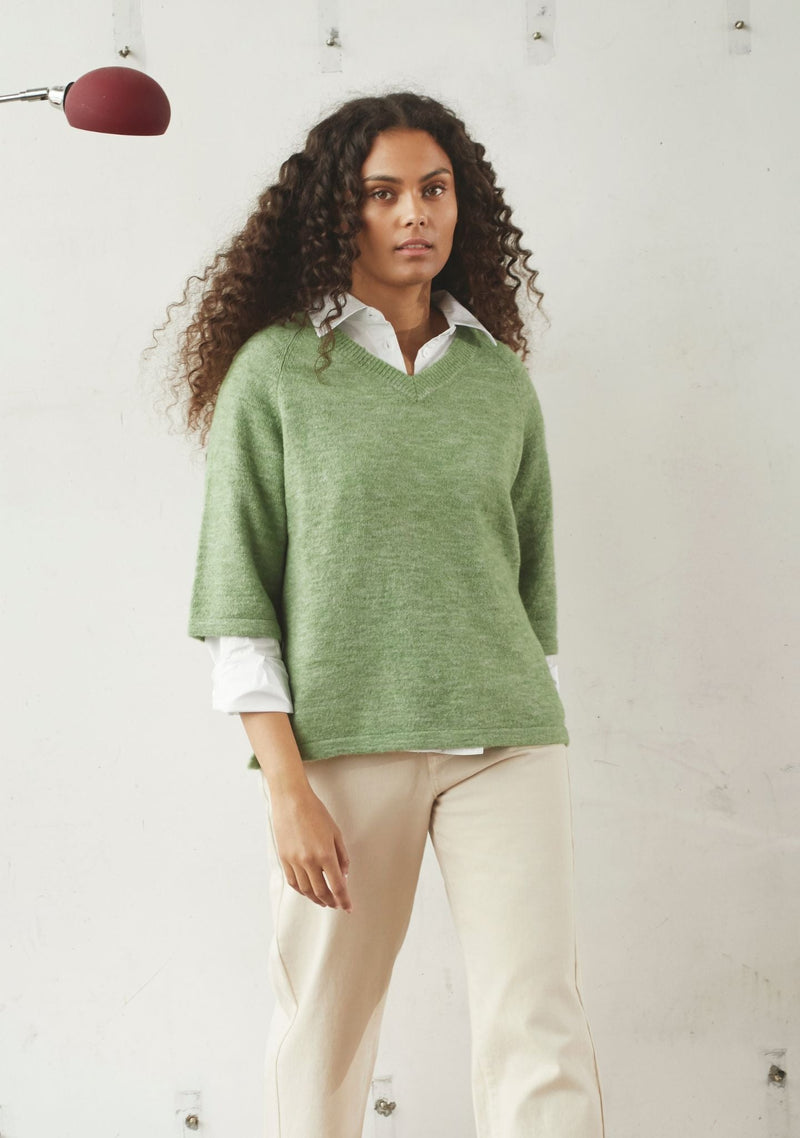 I SAY Anna s/s V-Neck Kortärmad Stickad Tröja Grön