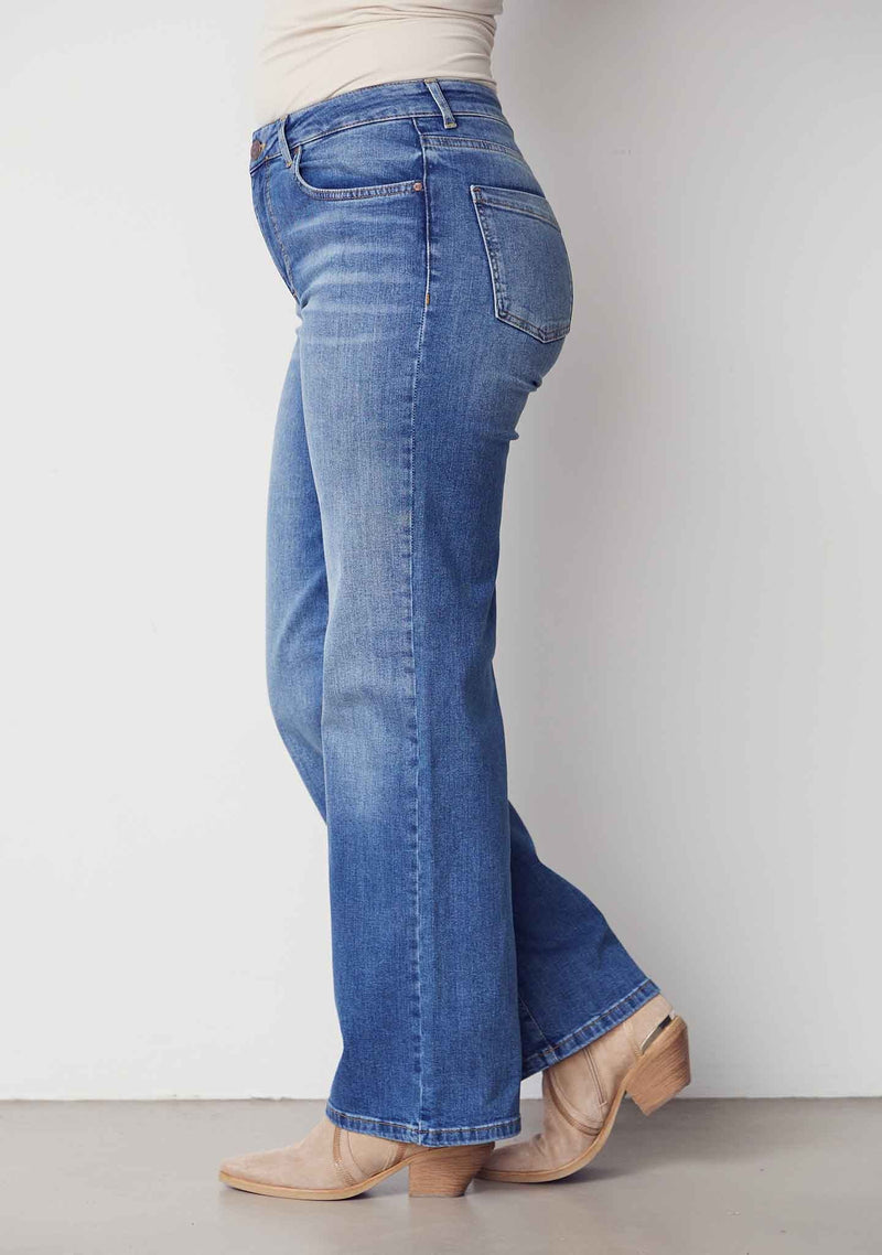 I SAY Bologna Klassiska jeans med Raka Ben Mid Denim