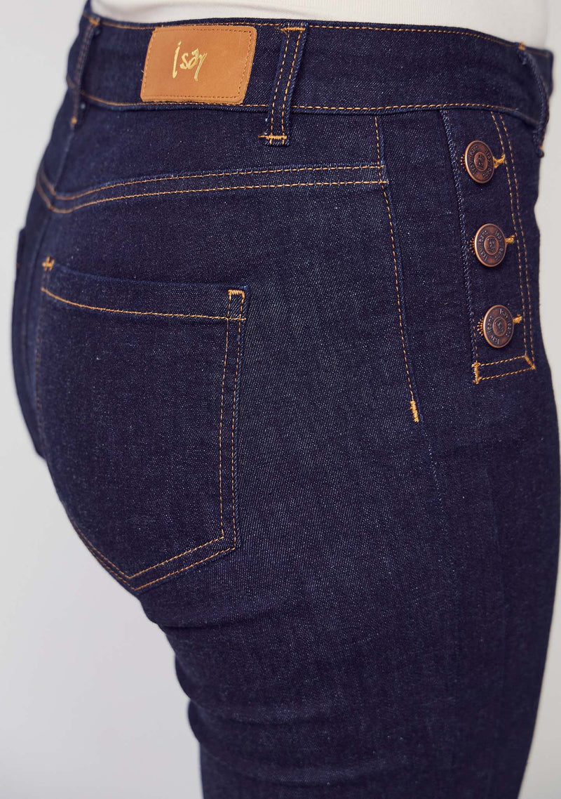 I SAY Como Flare Jeans med Knappdetaljer Otvättad Denim