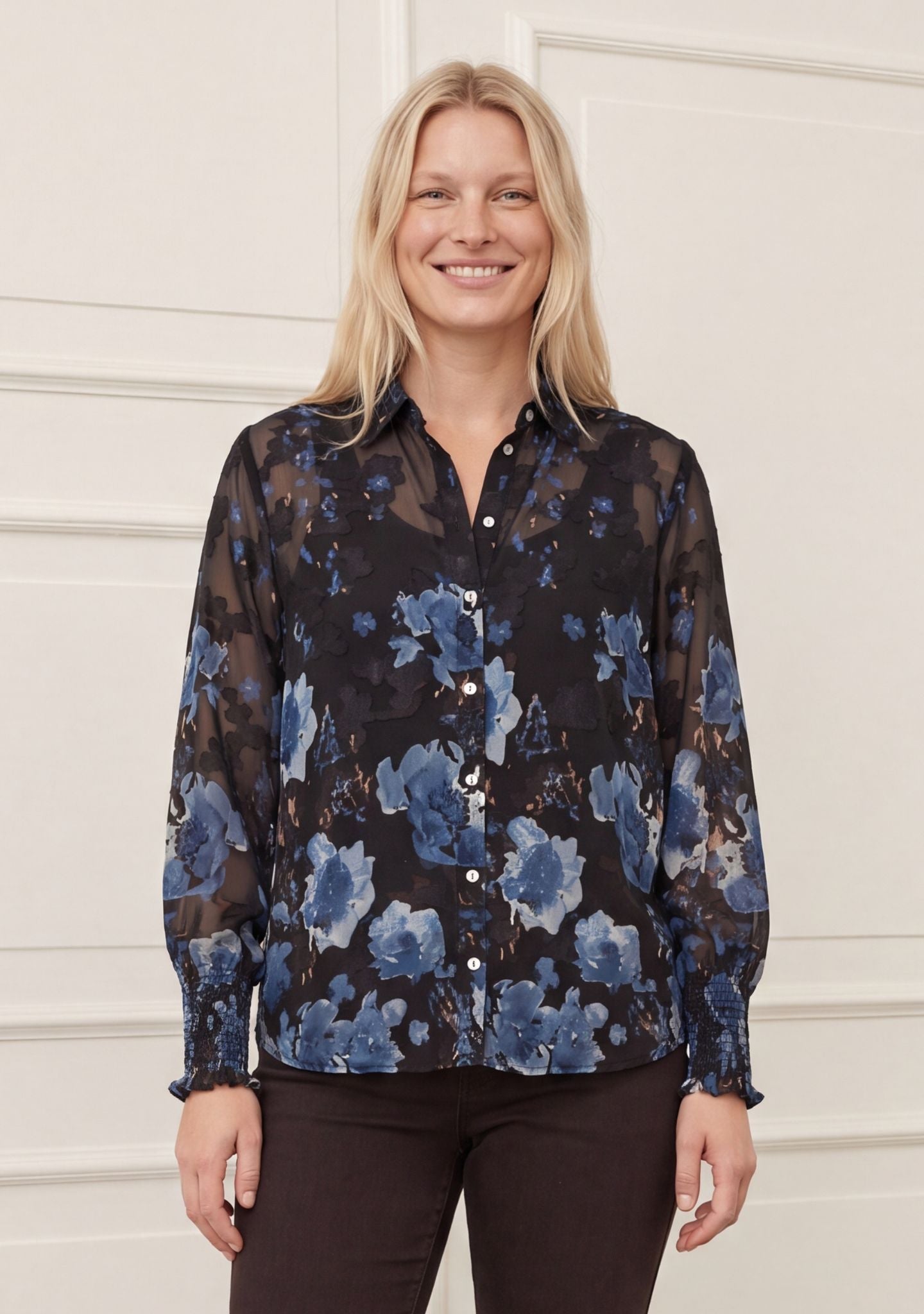 I SAY Vibse Skjorta med Blomdetaljer Blå Svart