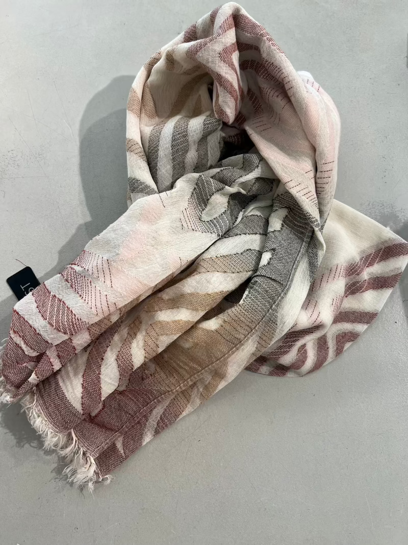 7East Lazercut Scarf Rosa