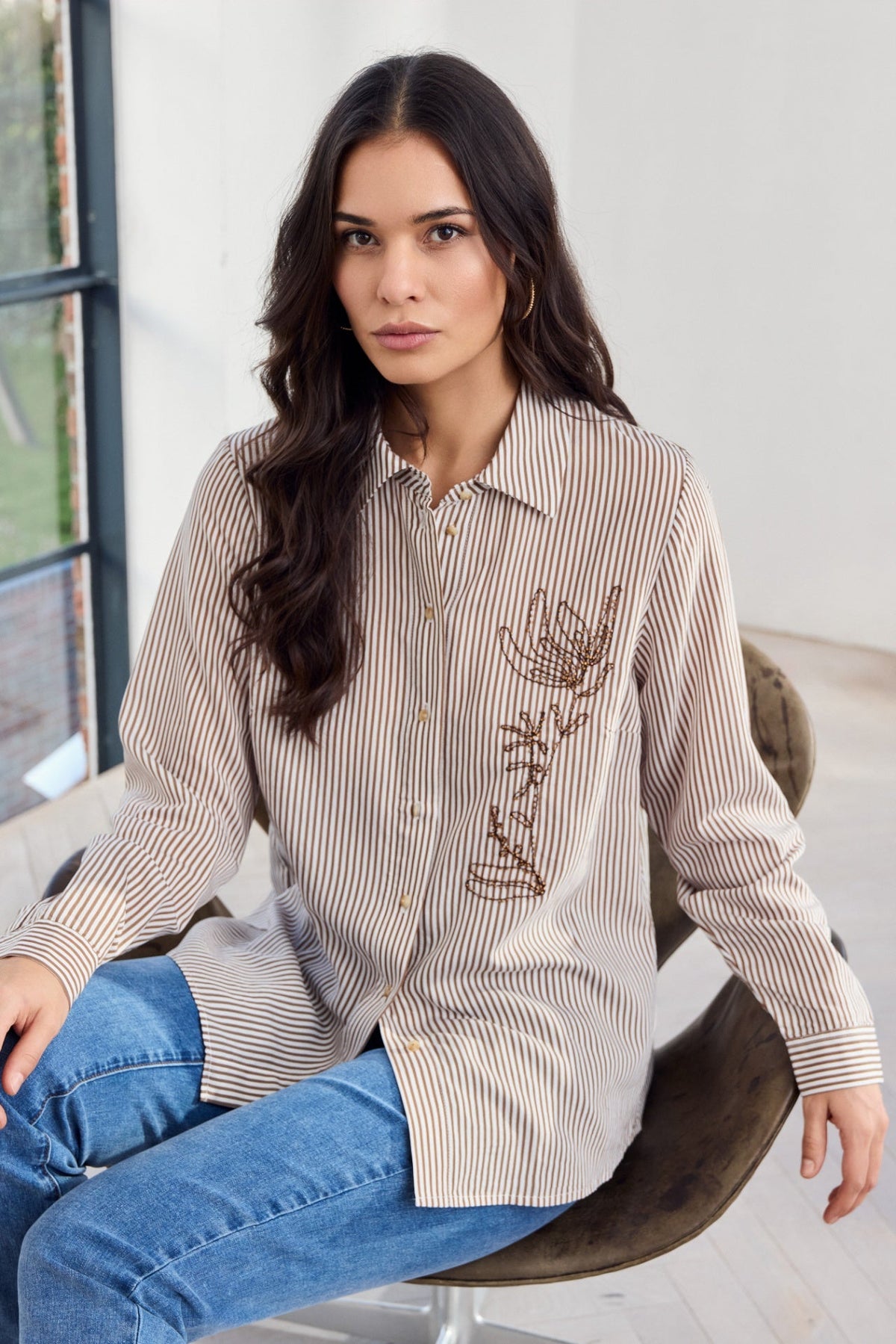 Micha Randig Skjorta med Broderi Brun/Off-White
