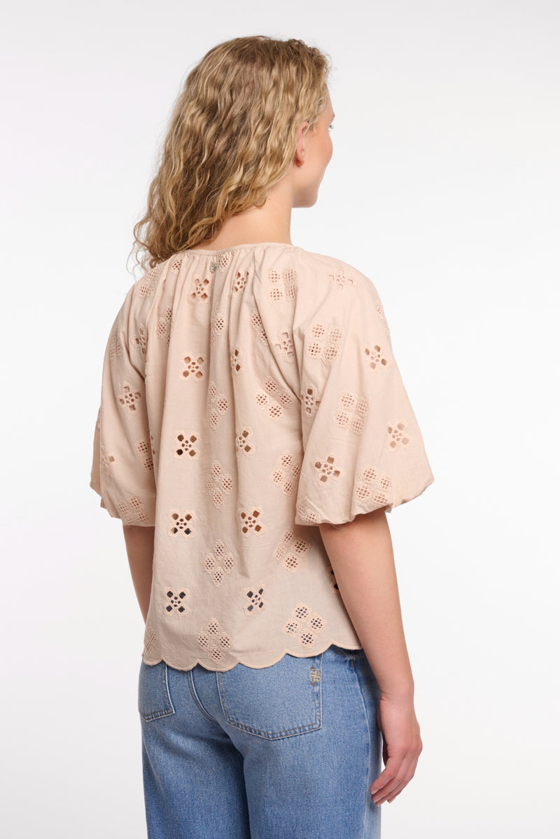Rino & Pelle Josephine Broderad Blus med Ballongärm Brun