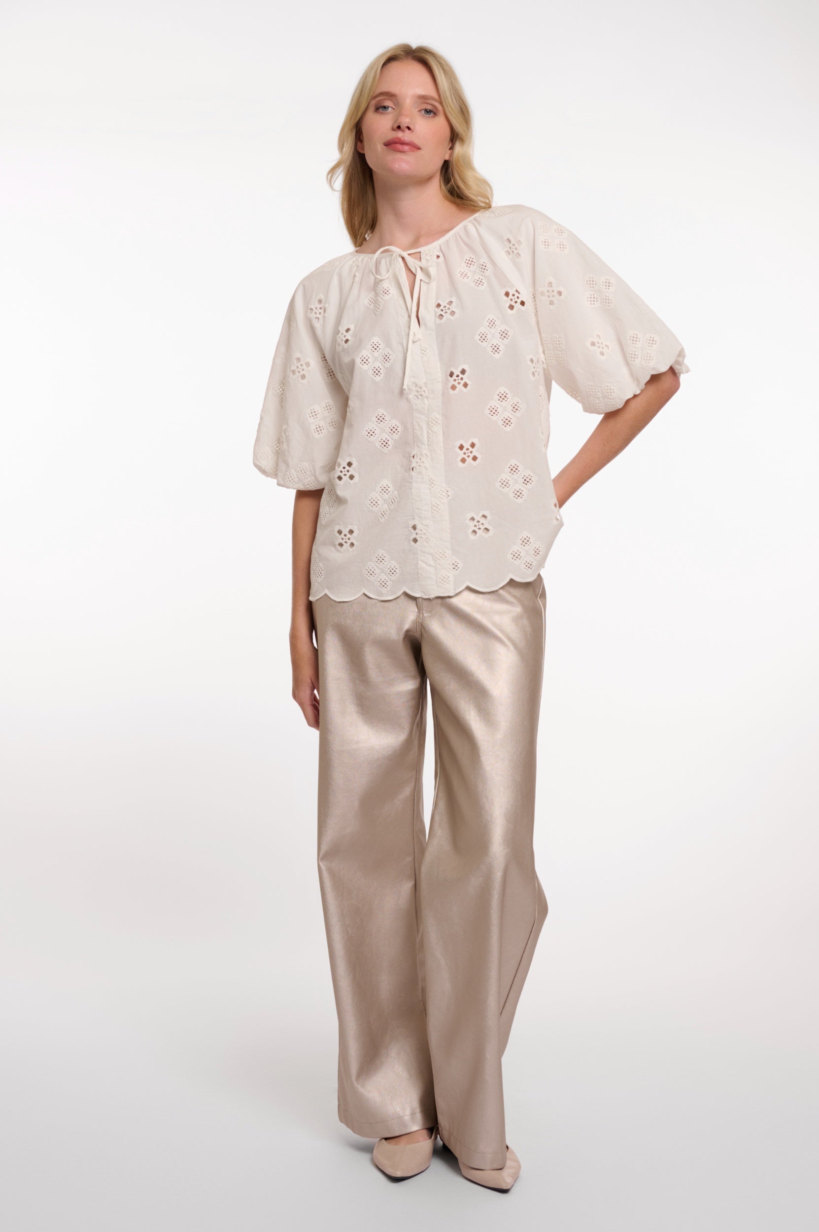Rino & Pelle Josephine Broderad Blus med Ballongärm Vit