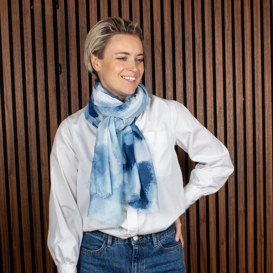 7EAST Mende Scarf Blue