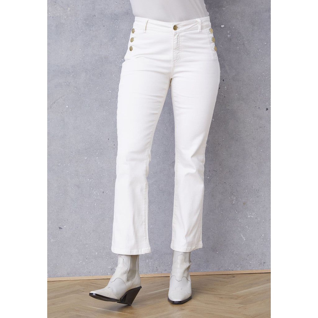 Our Como Button pants have some unique features and are a guaranteed wardrobe winner. We love the super trendy flare effec...