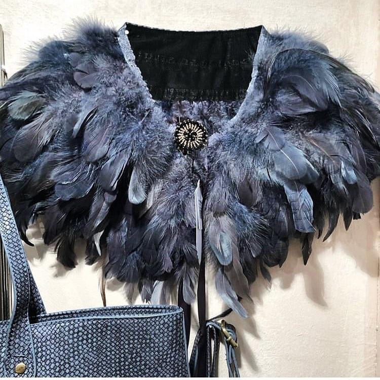 Pipol's Bazaar Majestic Feather Collar Violagrey