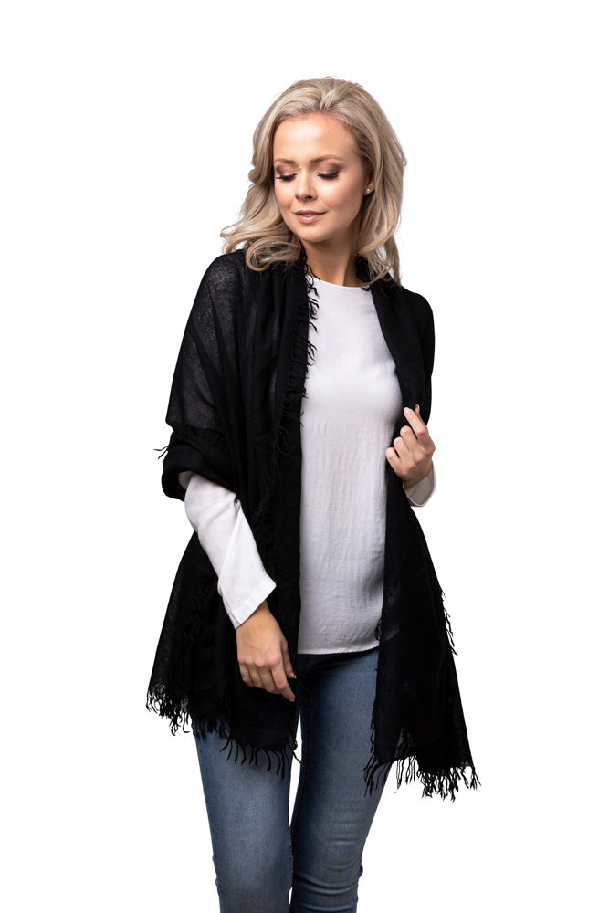 8Design Spray Sjal Cashmere Black